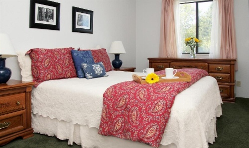 Redwood Suites image 10