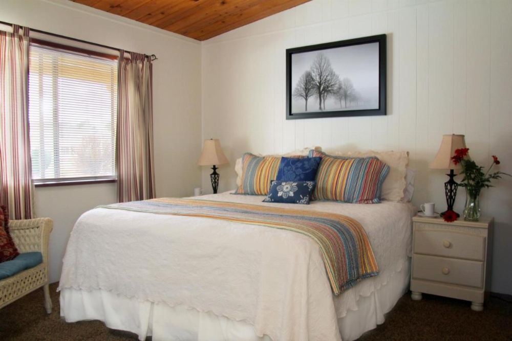 Redwood Suites Image 15