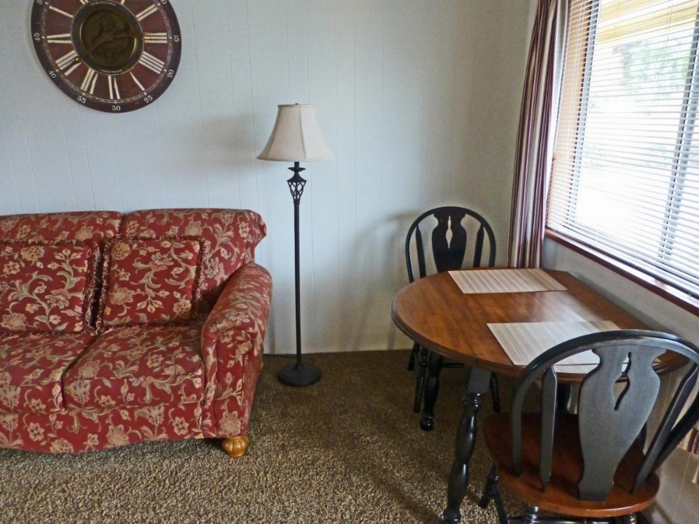 Redwood Suites Image 16