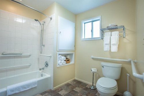 Redwood Suites image 30