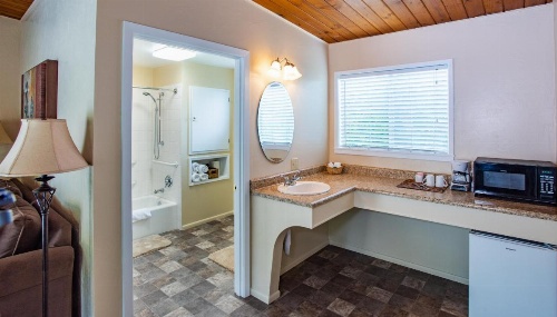 Redwood Suites image 32