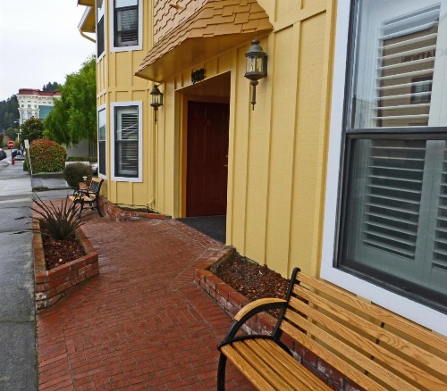 Redwood Suites image 9